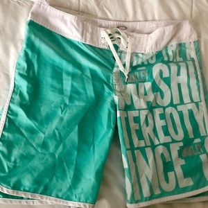 Women’s Oakley board shorts size 7-8.
